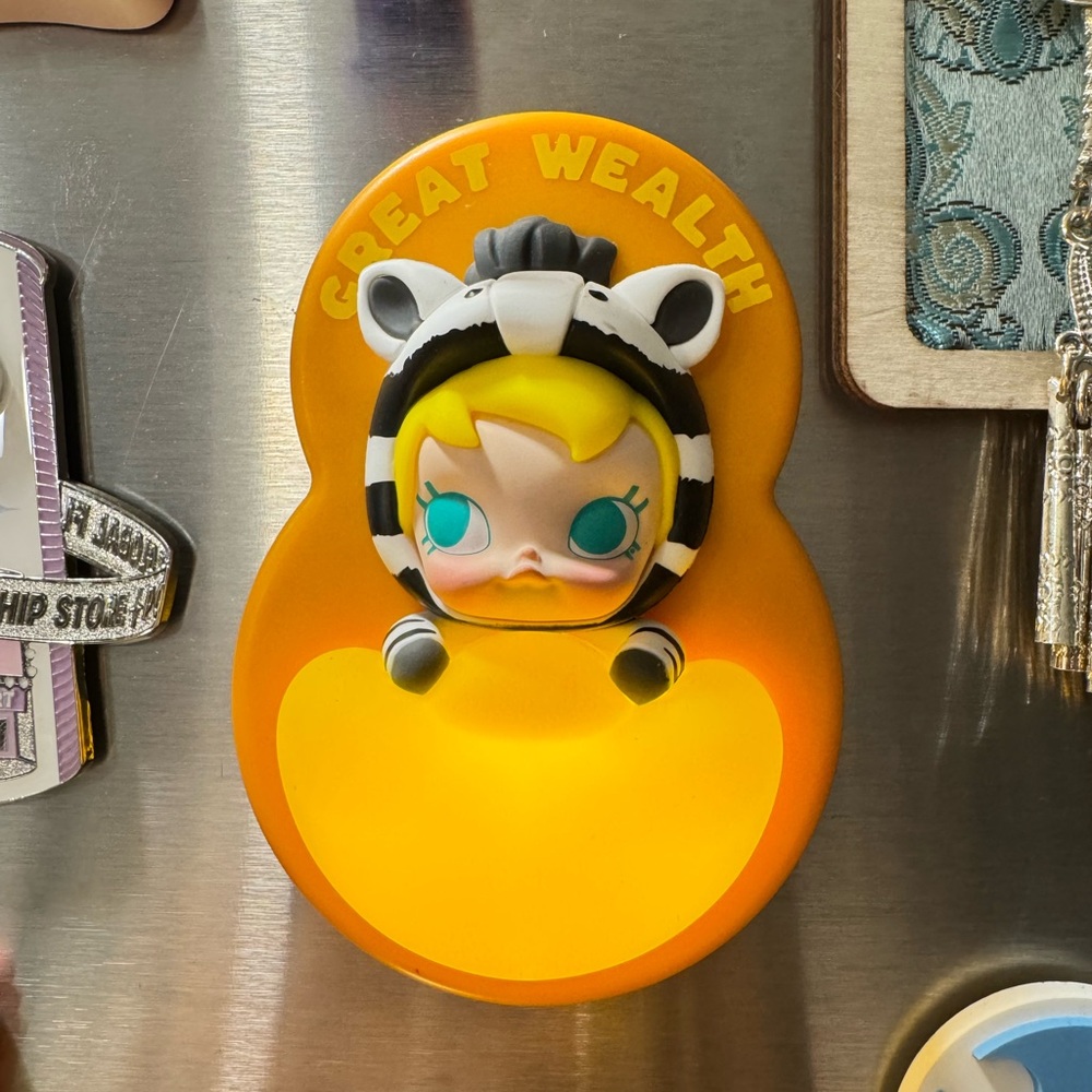 Pop Mart Have a Good Run Series-Figure Magnet Great Wealth Molly